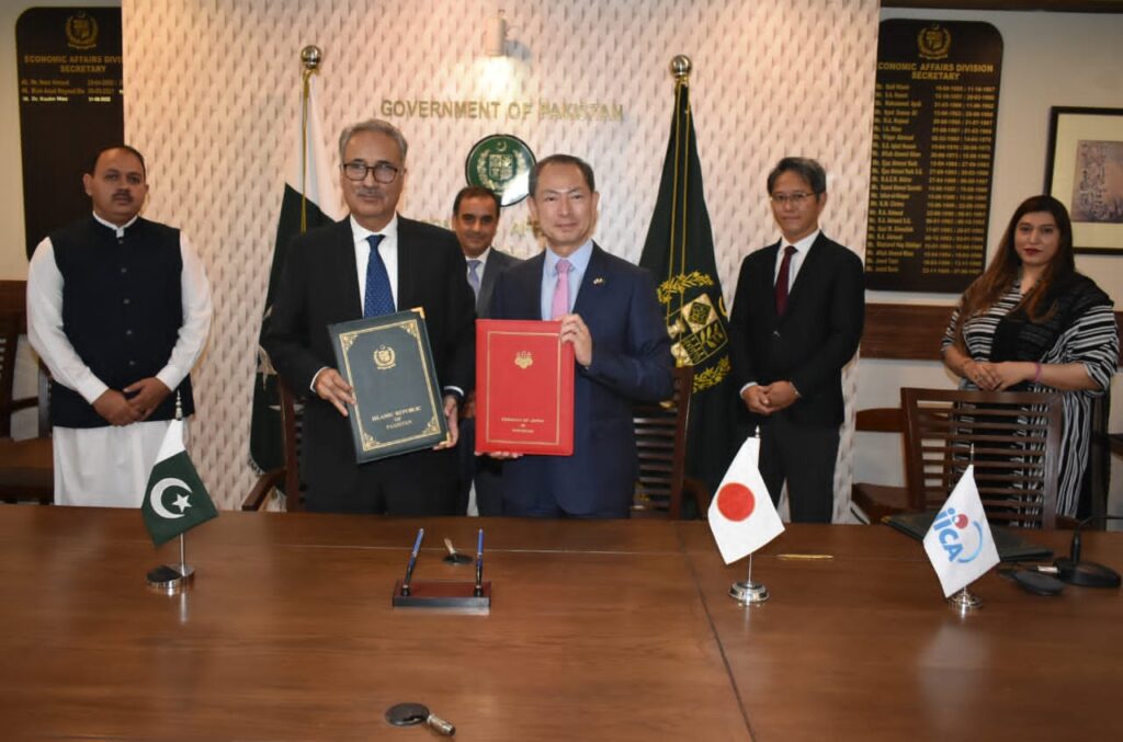 Japan Provides Grant Aid for the Project for Human Resource Development Scholarship (JDS) to the Islamic Republic of Pakistan