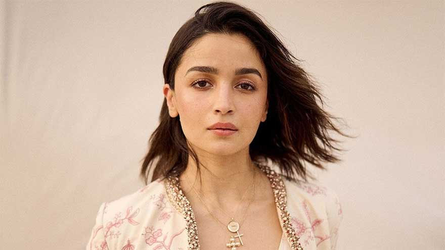 Stars are born, Alia Bhatt praises debutants in film industry