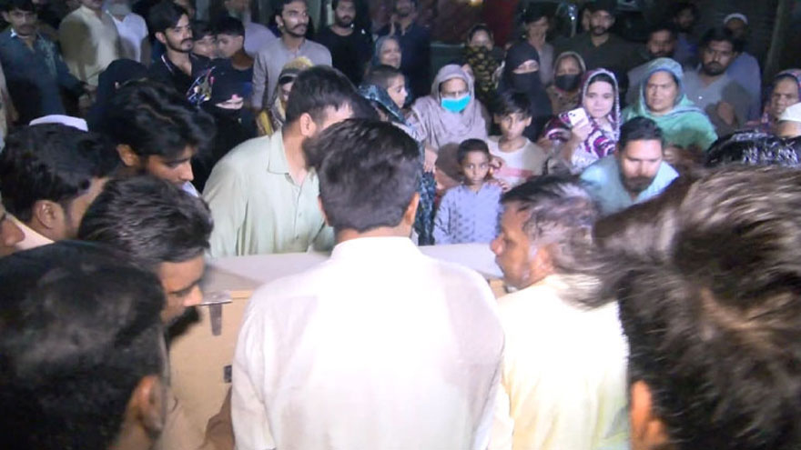 Tragedy in Mian Channu: Father dies of grief after seeing son's body