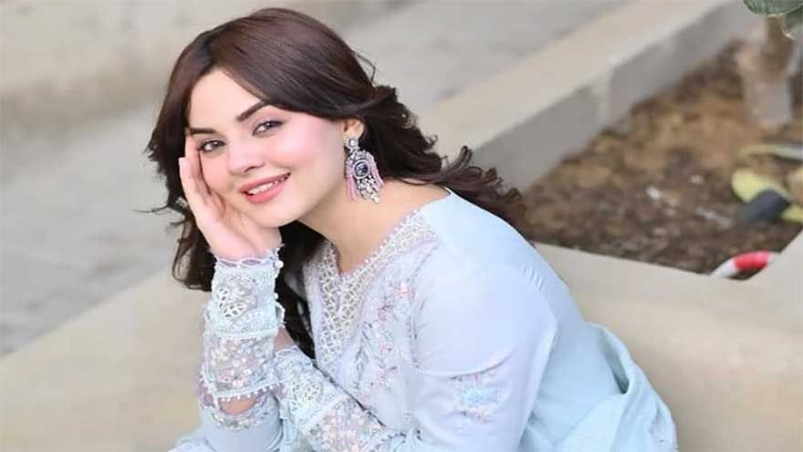 Komal Meer rejects plastic surgery rumours