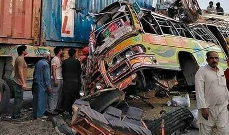 Muzaffargarh: Six killed, several injured in bus-trawler collision
