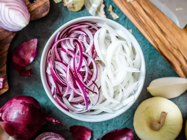 Surprising benefits of eating raw onions
