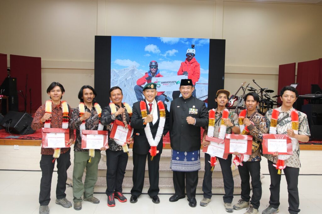 Indonesian Embassy Marks 80th Independence Day with Cultural Festivities and Historic Climb