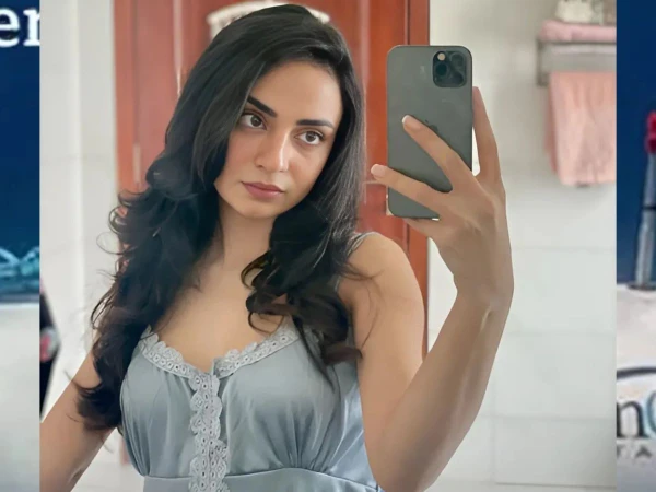 Beautiful actress Meher Bano’s belly dance video goes viral; once again under criticism