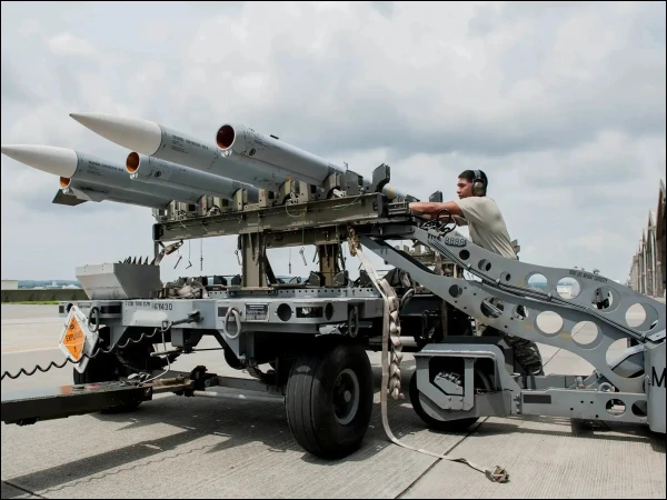 The success of Pakistani missiles against India forced the US to develop new missiles.