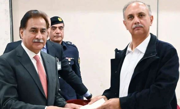 Backchannel efforts brighten prospects for govt-PTI talks
