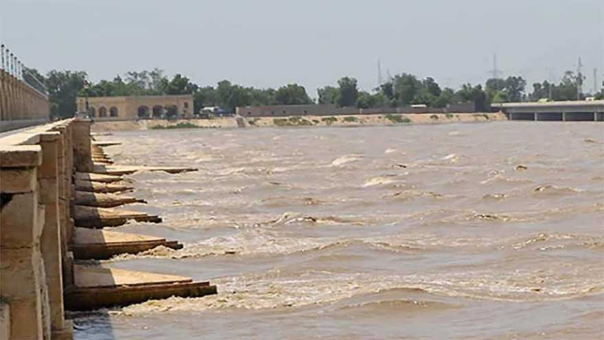 Water situation keeps fluctuating at Sindh barrages