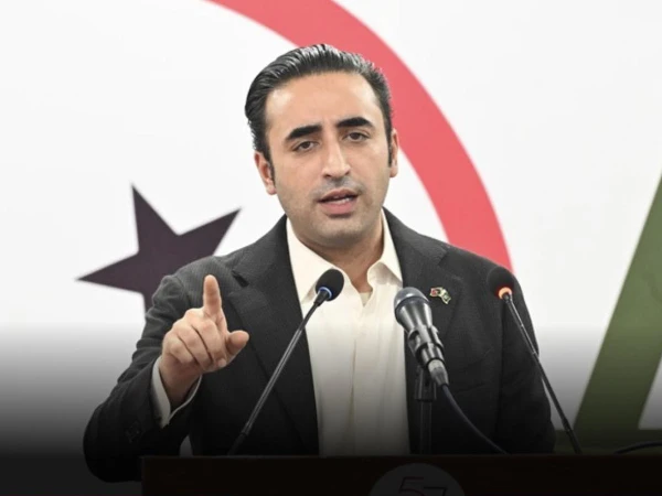 Bilawal calls Asif Zardari 'king of reconciliation' at Benazir's death anniversary
