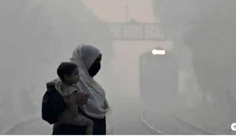 Smog situation worsens in Punjab, Lahore once again tops list of world's most polluted cities