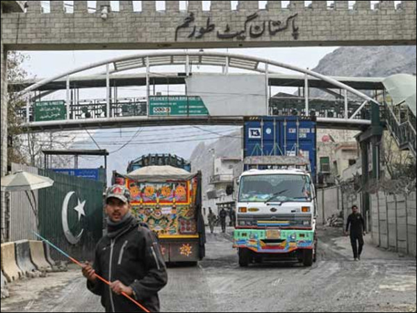 Torkham crossing remains closed for 25th day; billions lost due to suspension of bilateral trade