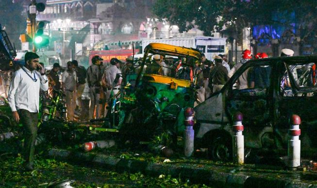 Critical Contradictions in the Delhi Red Fort Blast: Eyewitness vs. Official Narrative – Who’s Telling the Truth?
