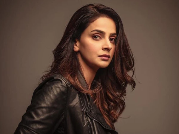 Saba Qamar announces legal action against journalist for making allegations