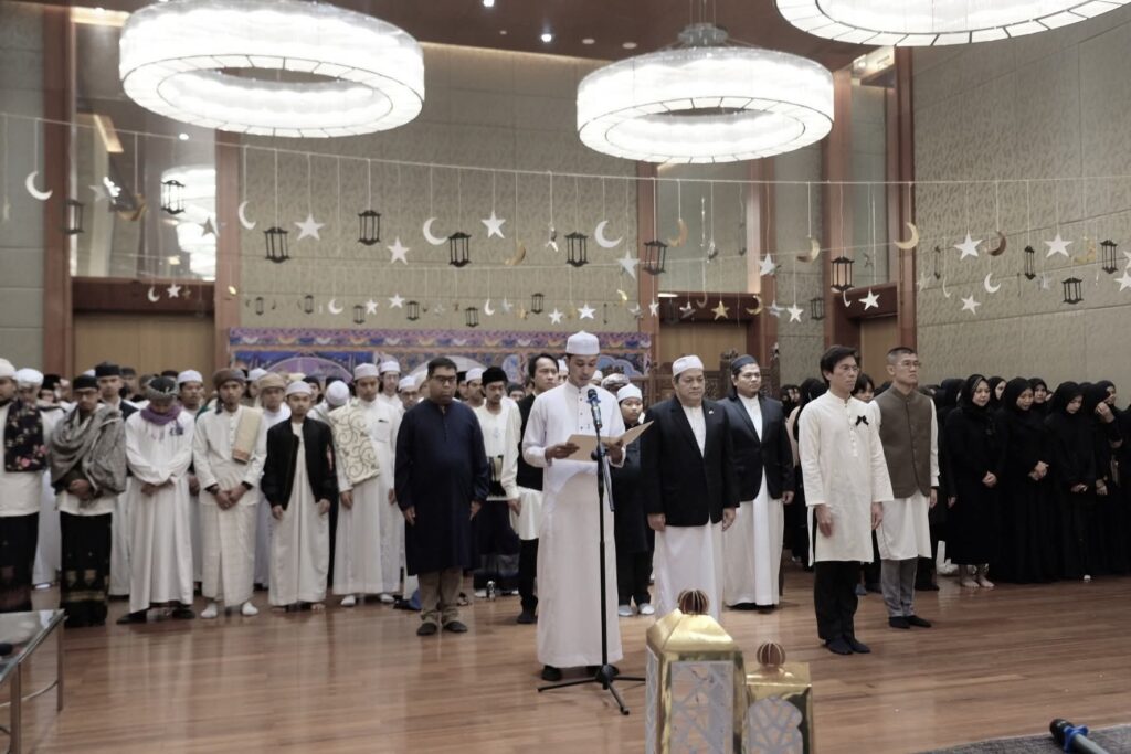 Thai Ambassador in Islamabad Leads Tribute to Her Majesty Queen Sirikit The Queen Mother