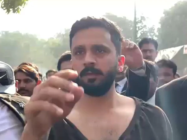 Karachi Bar Association announces to resolve Rajab Butt issue through talks, ends strike