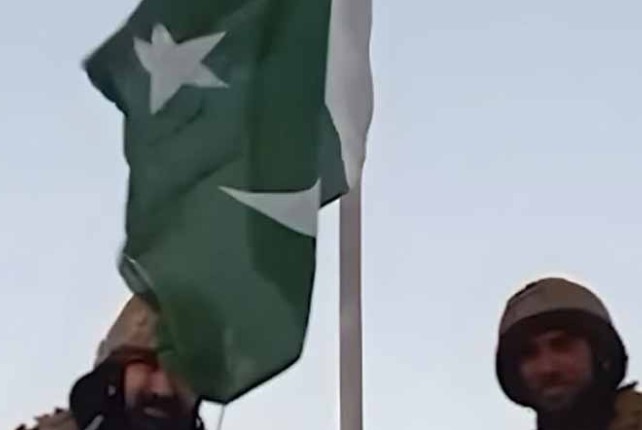 Pakistan hoists flag on five more Afghan posts in Paktia
