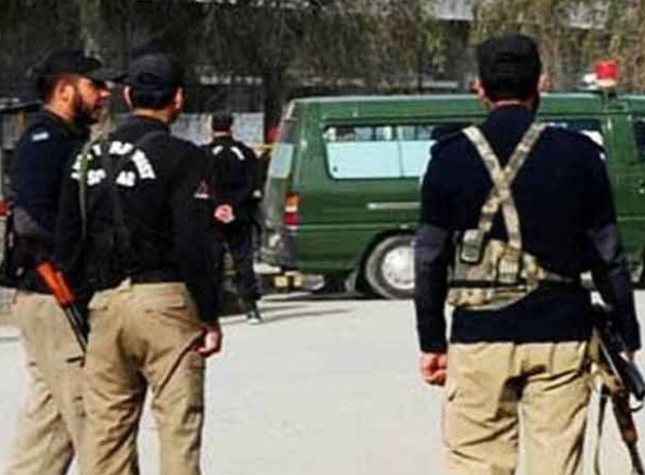 Cop martyred as police foil heavy gun attack in DI Khan