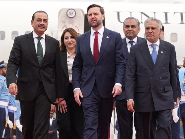 A high-level delegation led by the US Vice President arrived in Pakistan, welcomed by the Deputy Prime Minister and Field Marshal.