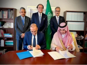 Saudi Arabia rolls over $3 billion in Pakistan, signs agreement
