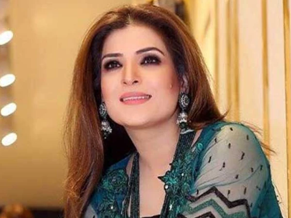 Accused of destroying lives, Resham gives a befitting reply to Deedar