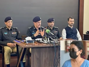 Pinky is also accompanied by people from the international gang, there were 300 buyers for the day, Karachi Police Chief