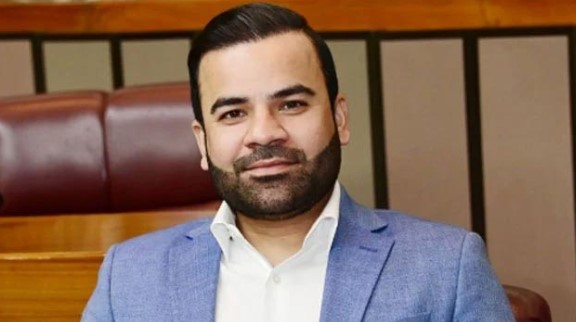 Minister rejects impression that possible 28th Amendment would undo 18th
