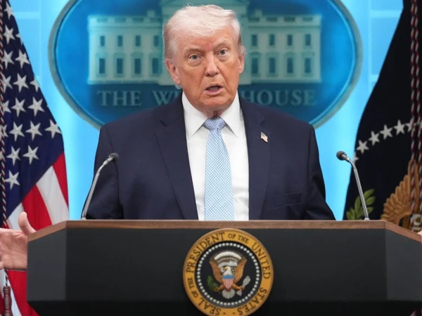 Iranian leadership is duplicitous, blockade will continue until deal or surrender; Trump