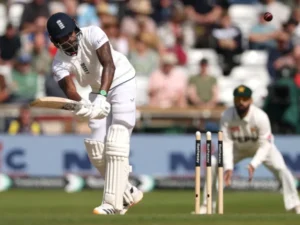 Headingley Test: England all out for 409, lead by 238 runs in first innings