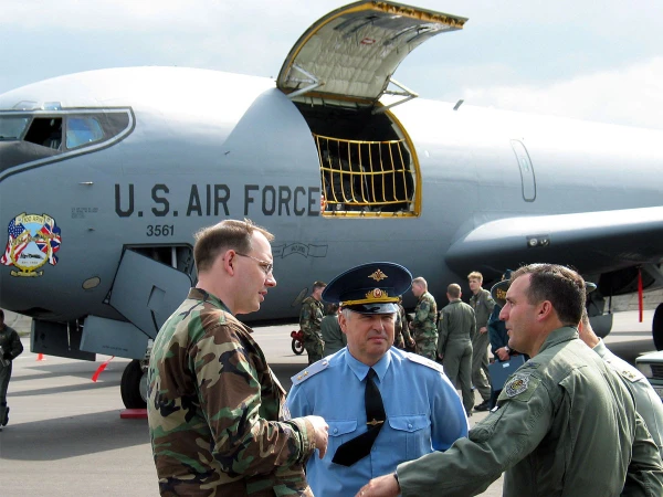 Preparing for an attack? US Air Force plane arrives in Russia unexpectedly and mysteriously