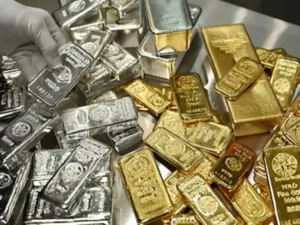 Gold becomes cheaper; price drops in global and local markets