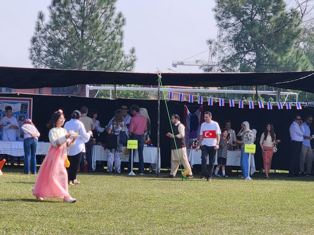 Embassy of Romania participates in UN Day celebrations at the International School of Islamabad