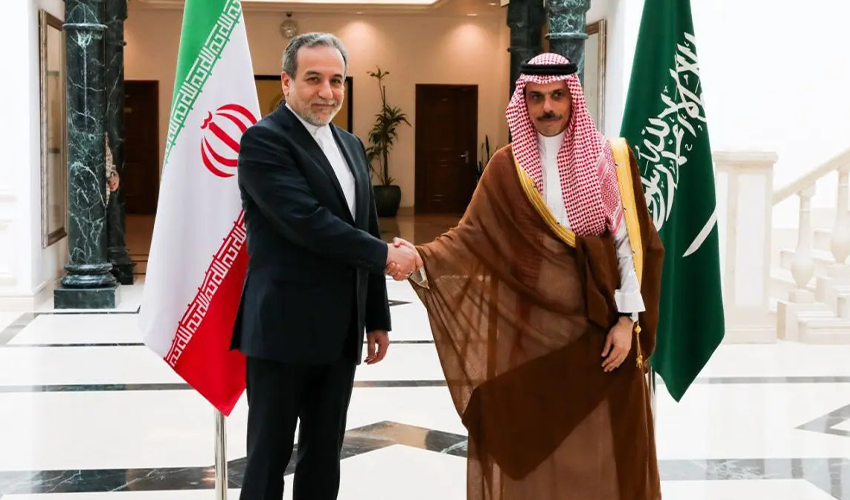 Iran offers Saudi Arabia all possible cooperation for negotiations with the Houthis.IranIran offers Saudi Arabia all possible cooperation for negotiations with the Houthis.
