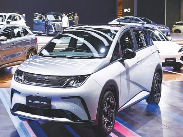 Plan to maintain concessional sales tax rate on electric vehicles in new auto policy presented to IMF