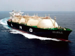 Two LPG ships arrive in Pakistan, prices likely to drop